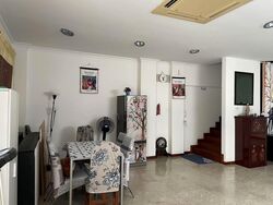 Lowland Road (D19), Terrace #599334821